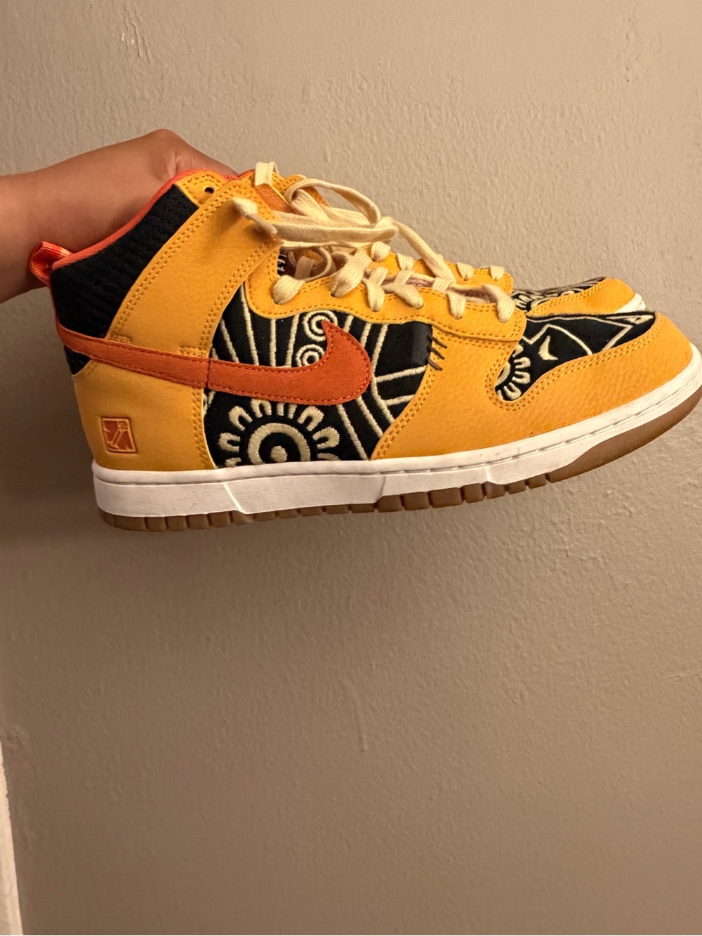 Nike Mens Yellow & Orange Skate Shoe with Patterned Panels